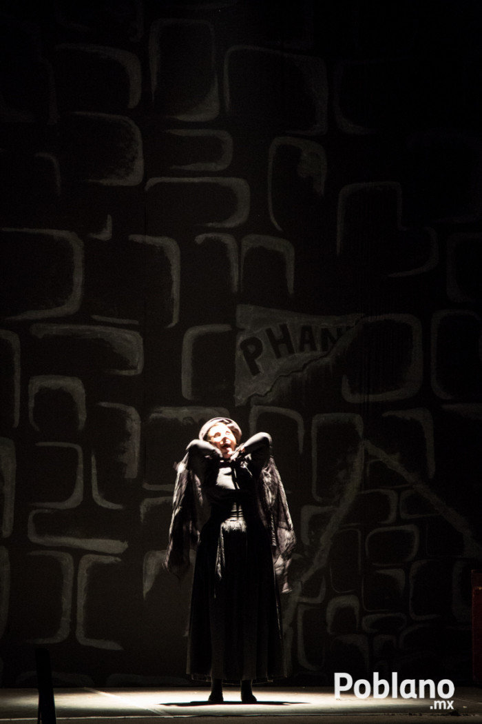 la-dama-de-negro-obra-teatro-15