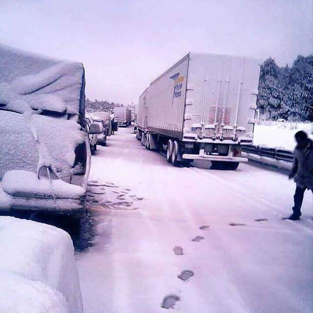 Nieve en Autopista México Puebla / Foto Por: @raqueldelacroix @alxrgl