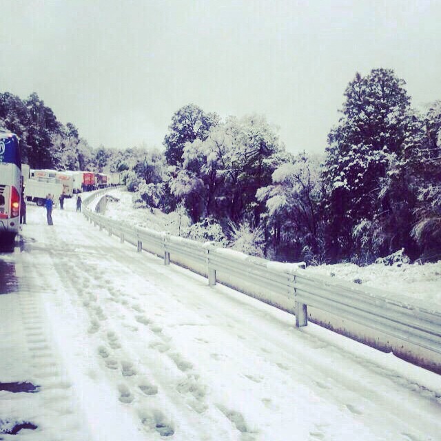 Nieve en Autopista México Puebla / Foto Por: @diianitahutcherson