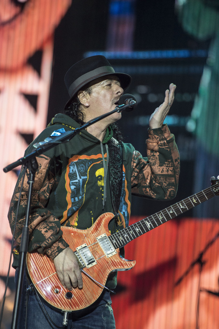 carlos-santana-cumbre-tajin-2015-5