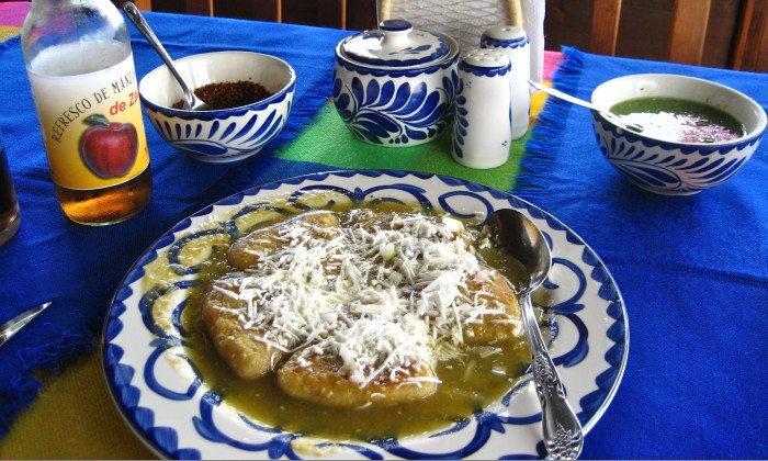 Tlacoyos de Zacatlan/ Foto via: puebla-mexico.com
