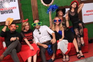 lo_mejor_de_fashions_night_out_2015_190342190_1300x867 (1)