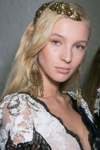 hbz-ss2016-beauty-trends-charm-school-rodarte-bks-a-rs16-7825